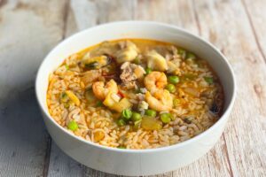 Calorías en un plato de arroz caldoso: ¿Cuántas realmente aporta?