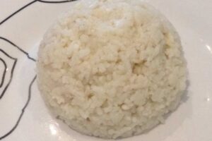 Calorías en una cucharada de arroz: ¿Cuántas son realmente?